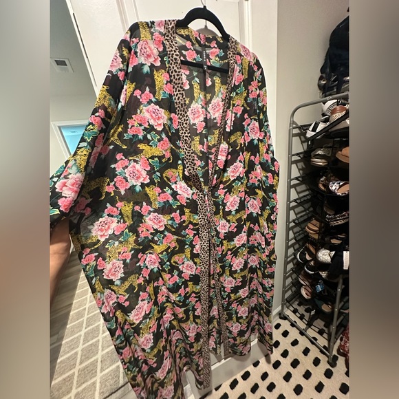 Torrid Leopard Floral Kimono Cover-Up - Picture 4 of 6